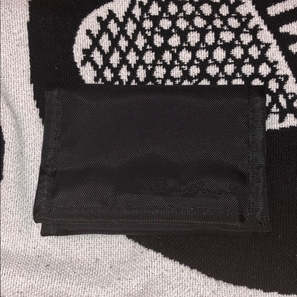 Eddie Bauer trifold wallet